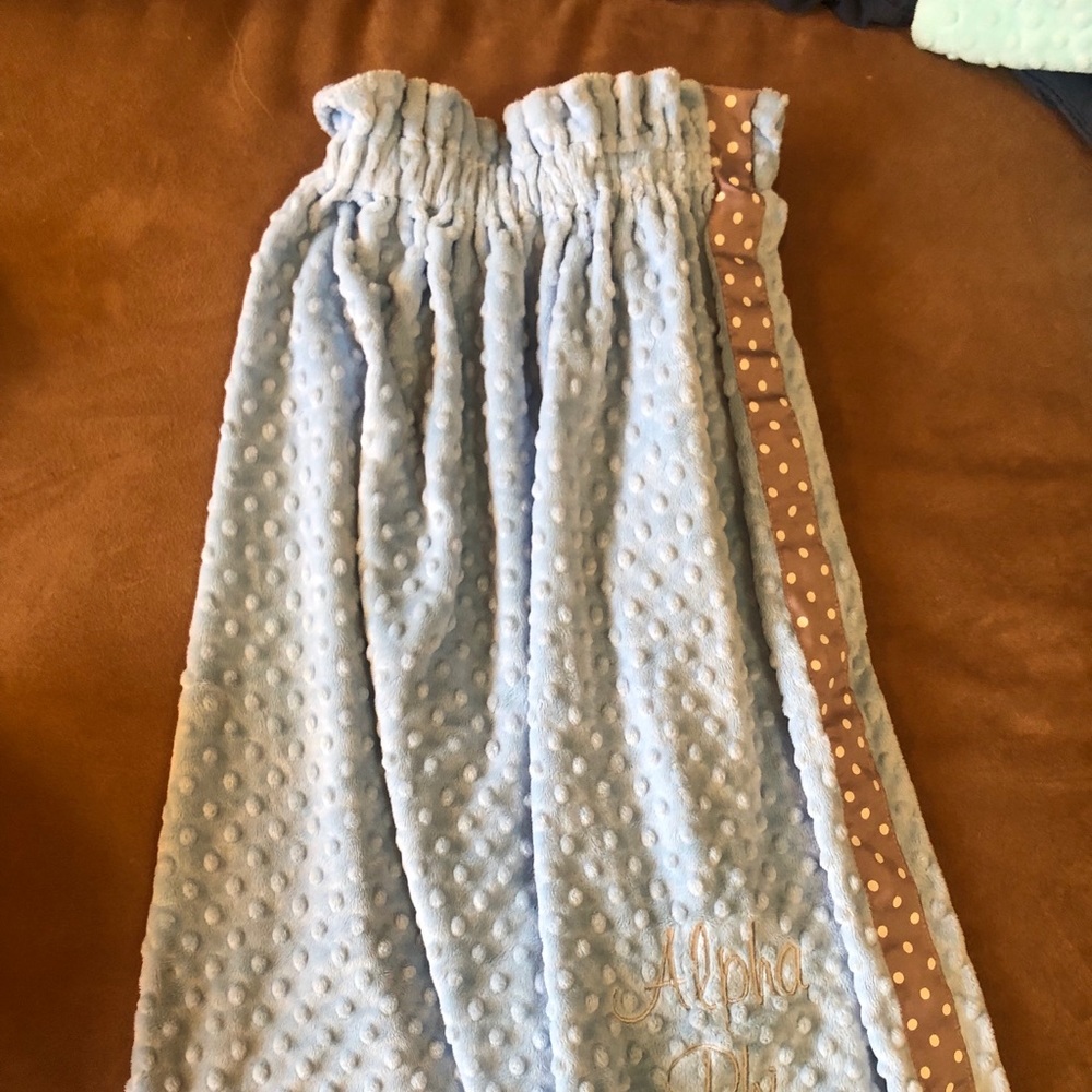 Alpha Phi Silver and Blue towel wrap